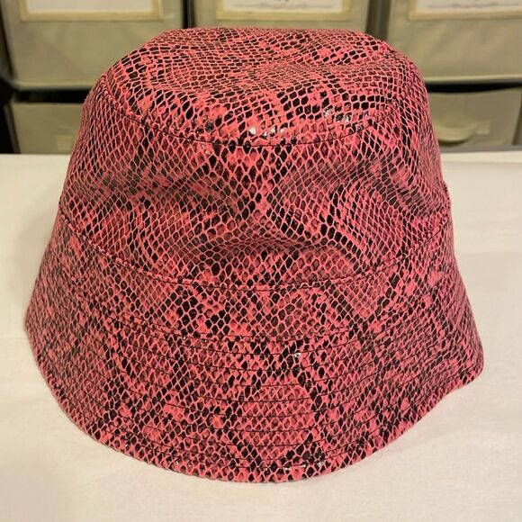 NWOT Wyeth Bucket Hat - Picture 1 of 5